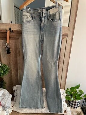 HOLLSITER HIGH RISE FLARES 4 short NWT❤️❤️❤️